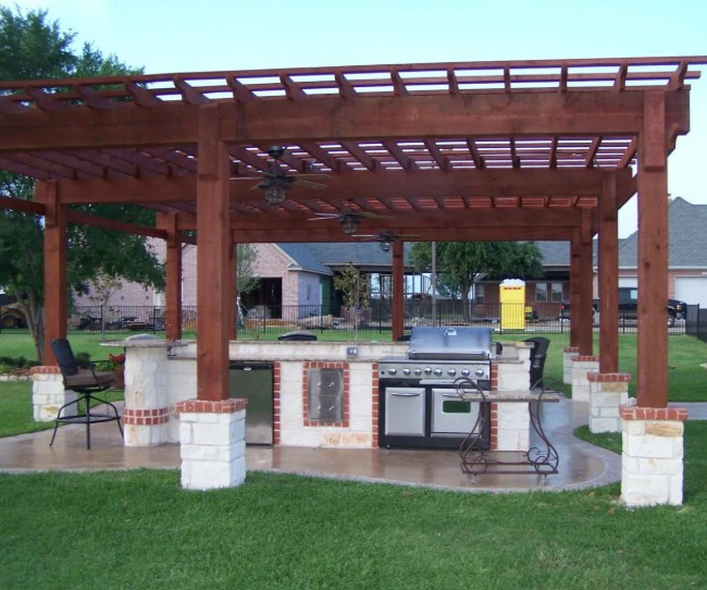 PopeHomes's tweet image. A warm Texas Sunday calls for good food, great company, and the perfect outdoor space to enjoy it all.

This pergola-covered kitchen is made for unforgettable moments—what’s your dream backyard feature?

#OutdoorLiving #TexasLifestyle #Pergola #DreamBackyard #Texas #NorthTexas