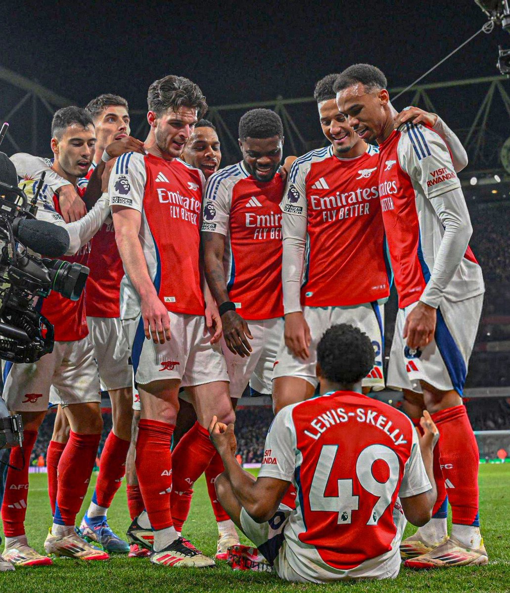 A photo that will go down in Arsenal history.

Hang it in the louvre. 🖼️