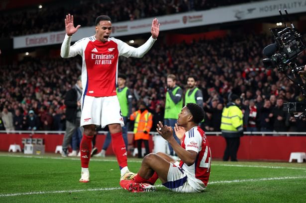 *22nd Sept 2024*

Lewis-Skelly, 17 years old, makes his debut vs. Man. City

Haaland belittles him at the final whistle

4 MONTHS LATER..

*2nd Feb 2025*

Lewis-Skelly, 18 years old, scores his first Premier League goal vs. Man. City

Pulls out the Haaland celebration

👀