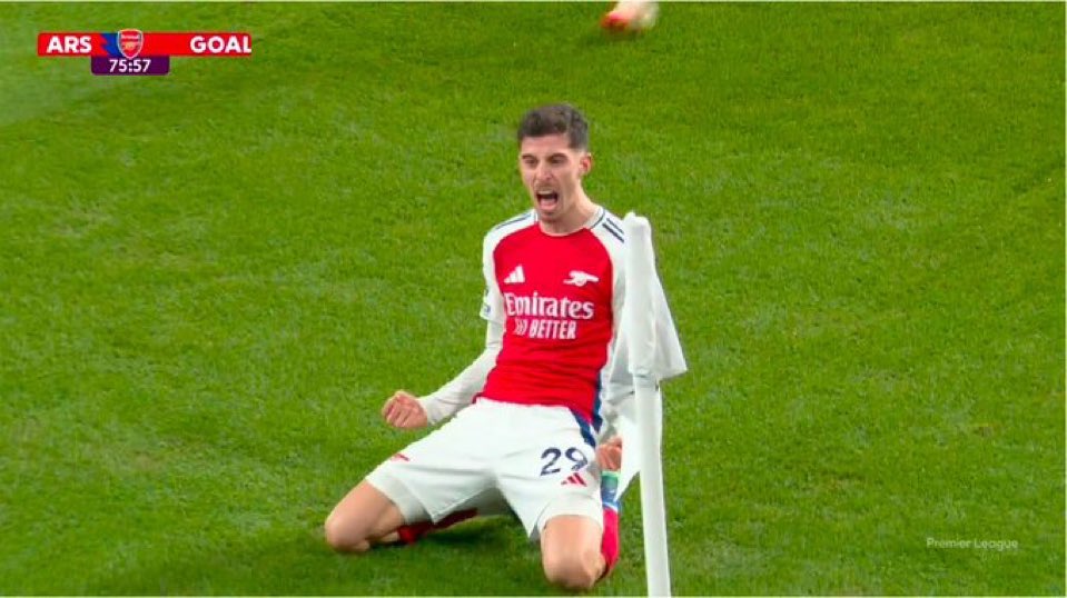 PLCPolice's tweet image. Absolutely disgraceful behaviour from Arsenal tonight. Gabriel celebrating in Haaland’s face!! Lewis-Skelly mocking his celebration too?!! Arteta smiling!!!

It’s completely unacceptable. 
Every single one of them should be fined…

All units to The Emirates!!!
🚨🚨🚨
#ARSMCI