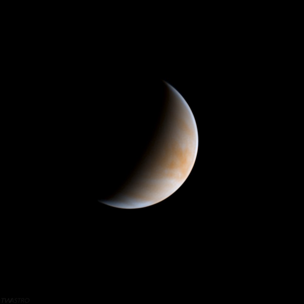 #Venus this afternoon under good conditions. 

At the current phase, it shines at it's brightest - you can see it with the unaided eye during full daytime if you know where to look!

Glad to have got a nice UV image for this apparition.