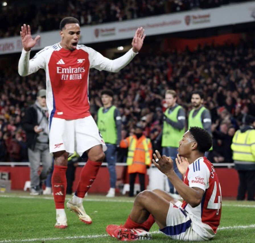 GreatNuamz's tweet photo. YaGunnersYa!!!!! #Arsmancity https://t.co/Gtb8OmPBMf