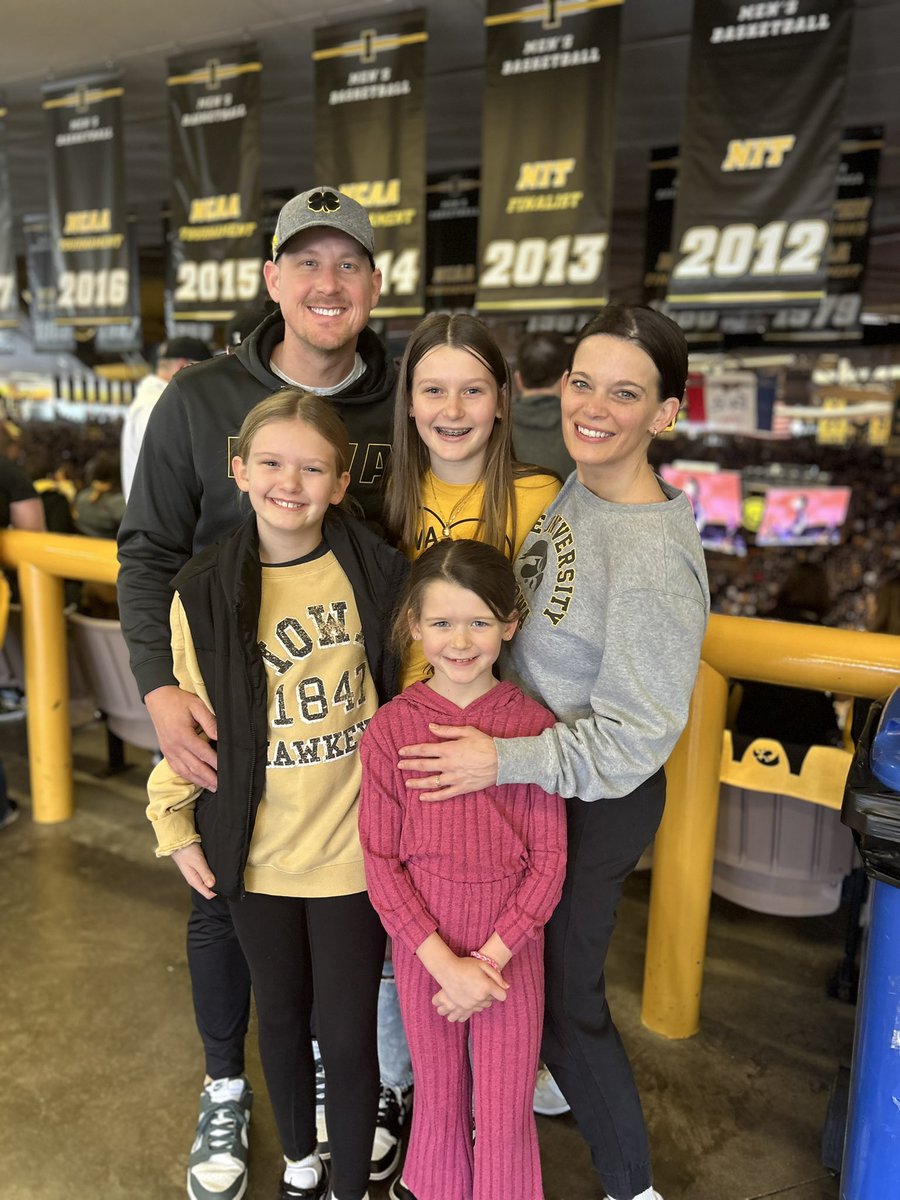 The energy is 🔥 #fightforhawks #Fightforiowa <a href="/IowaWBB/">Iowa Women's Basketball</a>