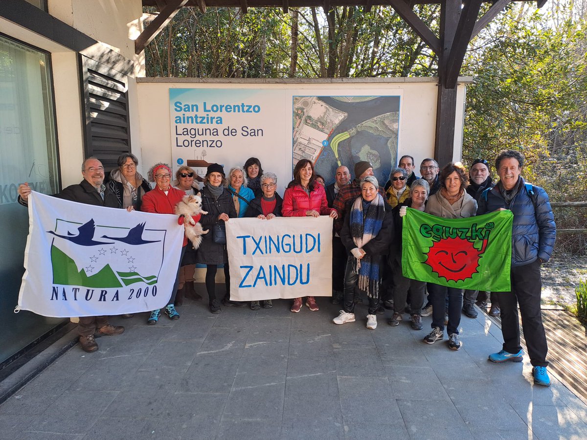 EguzkiEH's tweet image. Eskerrik asko #HezeguneenEguna ospatzeko eta #Txingudi ko #SanLorentzo aintzirarekin gertatzen ari dena salatzeko Eguzkirekin elkartu zareten guztioi. eguzki.org/2025/02/02/esk…