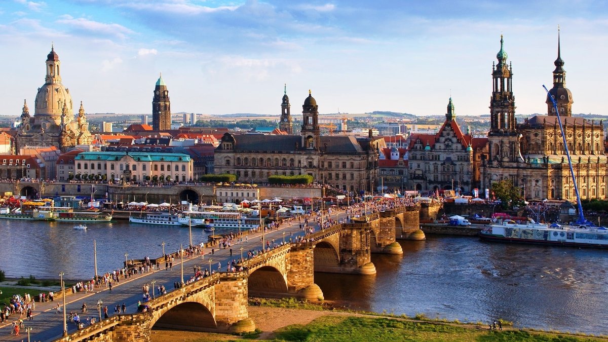 Discover the vibrant charm of Dresden, Germany! 🌟
Ultimate travel destination ✈️ #TravelGoals