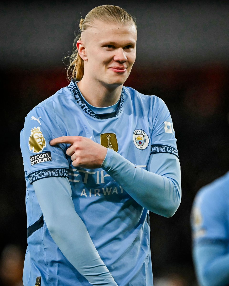 Erling Haaland had to remind the Arsenal fans 😅