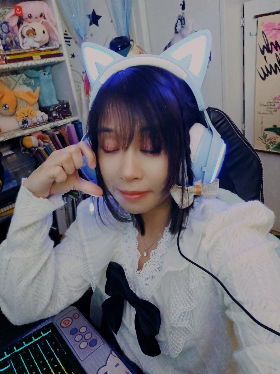 Thank you everyone that came to my  birthday stream and my darling Guests for playing games w me, my viewers and VIPS for supporting my hobbies. You all mean a lot to me and I hope hat you had fun celebrating !! Thank you from the bottom of my heart for ll the love and support!
