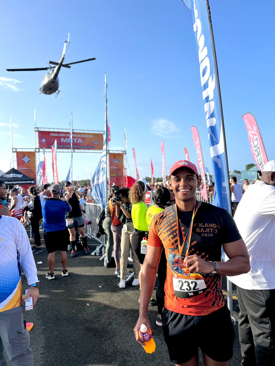 itzjamespeter's tweet image. 5km en 21min y 19 seg nada mal para un principiante y para ser mi primer maratón ✈️🏃🏽♂️ Volando Bajito