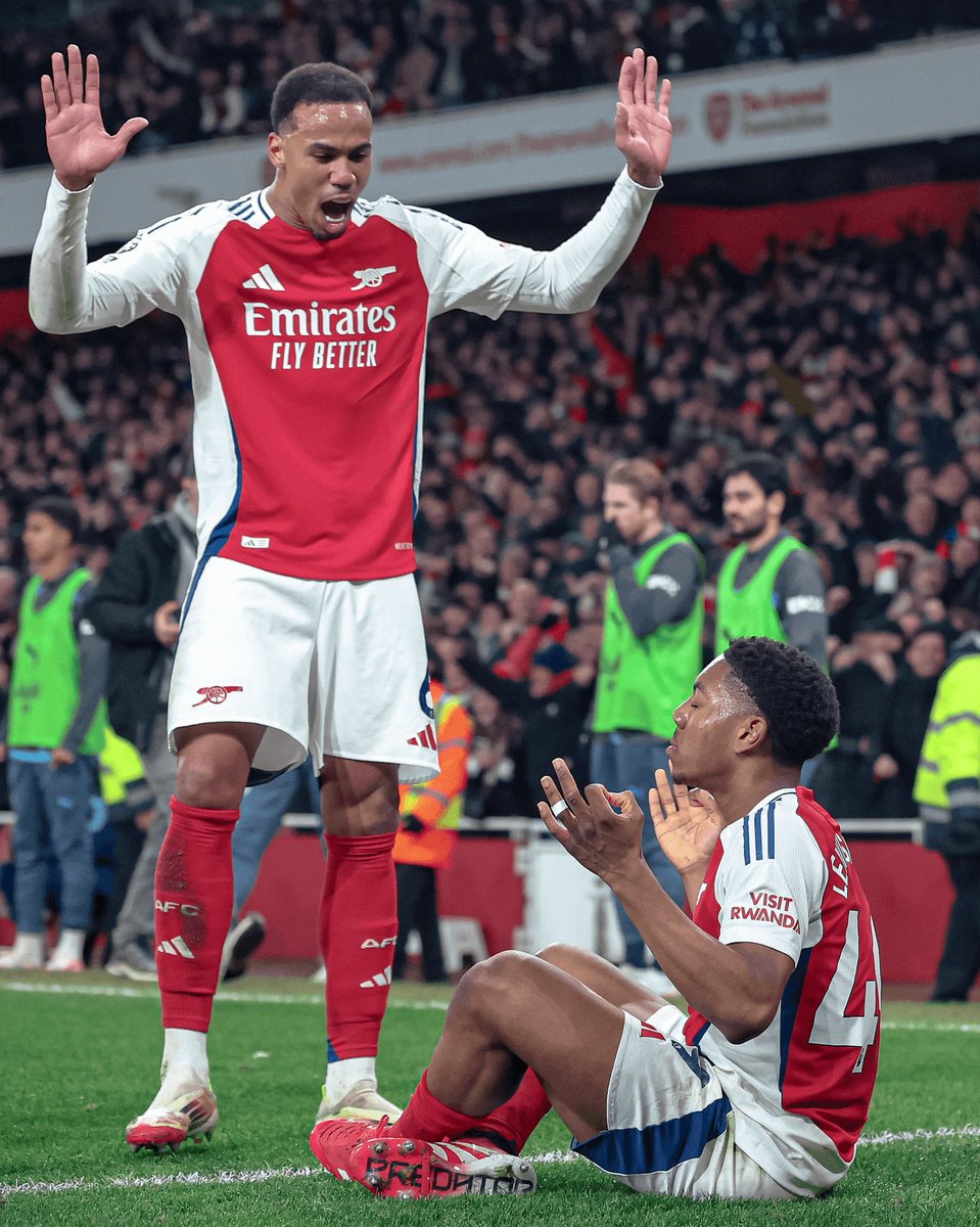 BasilGeneral356's tweet image. What a pic