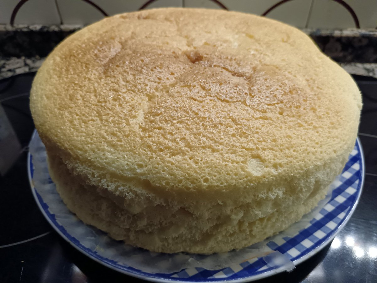Neria79's tweet photo. Q le estoy pillando gustillo a esto de hacer pastel de queso estilo Japo 😋 https://t.co/JeOxkt7hrO