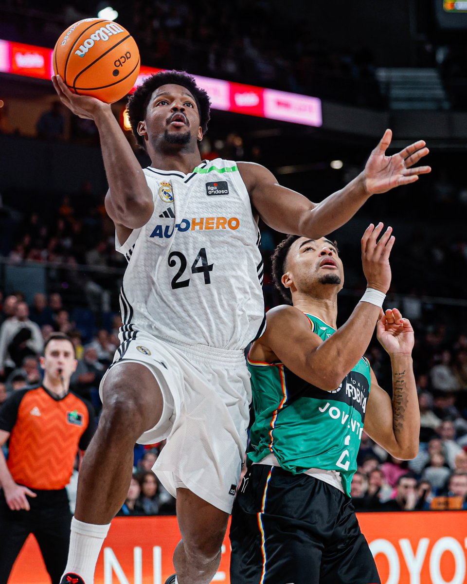 ⏸️ Fin del tercer cuarto.
<a href="/RMBaloncesto/">Real Madrid Basket</a> 58 - 58 <a href="/Penya1930/">Club Joventut Badalona</a>