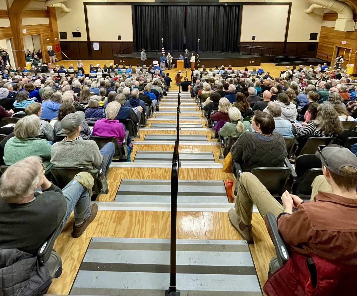 Senator Jeff Merkley tweet media