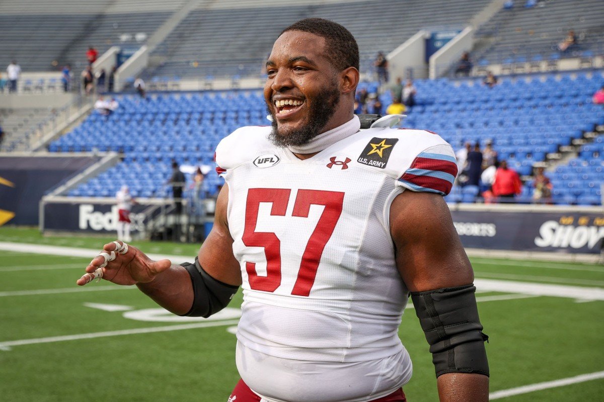 BREAKING: The Michigan Panthers have re-signed DE Breeland Speaks, per sources.

Speaks is coming off a Defensive Player of the Year campaign in the #UFL, where he led the league in sacks, with 9.5 (32 TKL/13 TFL's).

<a href="/USFLPanthers/">Michigan Panthers</a> get one of their stars back for a third season.