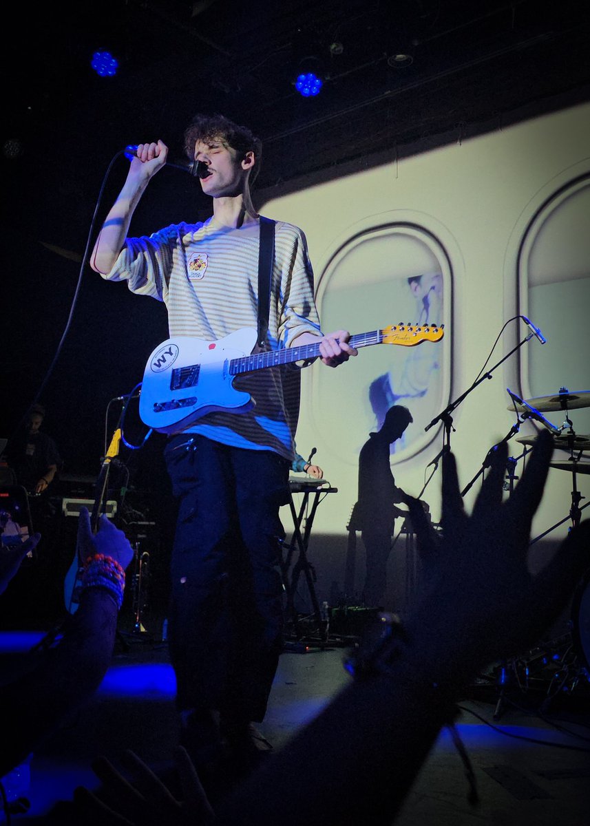 LVJYNation's tweet photo. Today's edition of..... B&W or color?
πΈ @lvjybandnews
#lovejoy #LoveforLovejoy #rftny #resourcesforteachingtour #LVJY #RFTBrooklyn #concertphotography #bwphotography #livemusic https://t.co/HqSwkYzZ2a