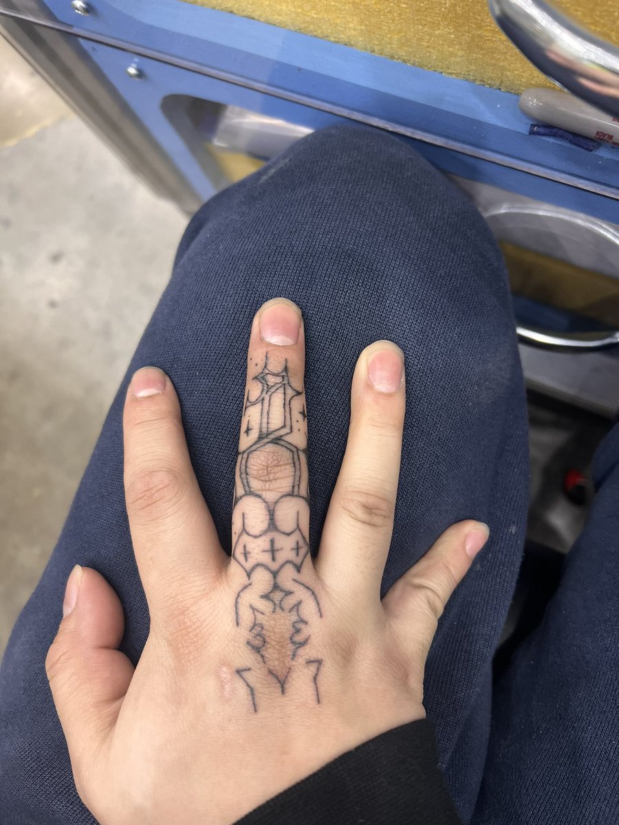 jazllll's tweet photo. first tattoo in 2 years now i have to finish my half sleeve n turn into a full sleeve eventually 😣 https://t.co/7MSwB86v2I