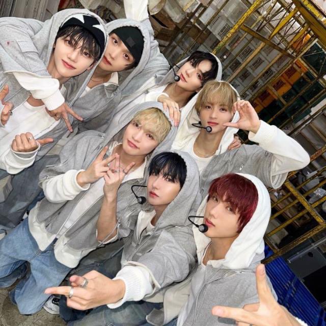 leemy0810's tweet photo. Hola únanse https://t.co/bWshVDzpV8, Es un grupo De NCT dinámicas y juegos, agradecería mucho que se unieran 🥺 https://t.co/1ZjUFPEgla