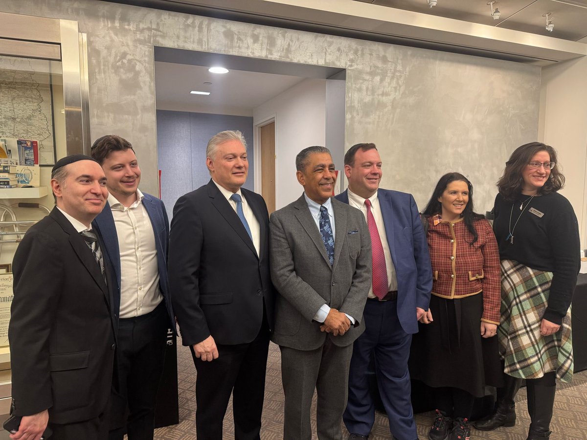 Adriano Espaillat tweet media