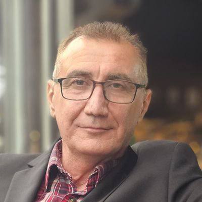 عراقي شريف يستحق الشكر على وقفاته وكلماته البطولية اتجاه الحق 
#شكرا_اليكس_واركيس  

<a href="/AlexWarkes/">اليكس واركيس - Alex Warkes</a>