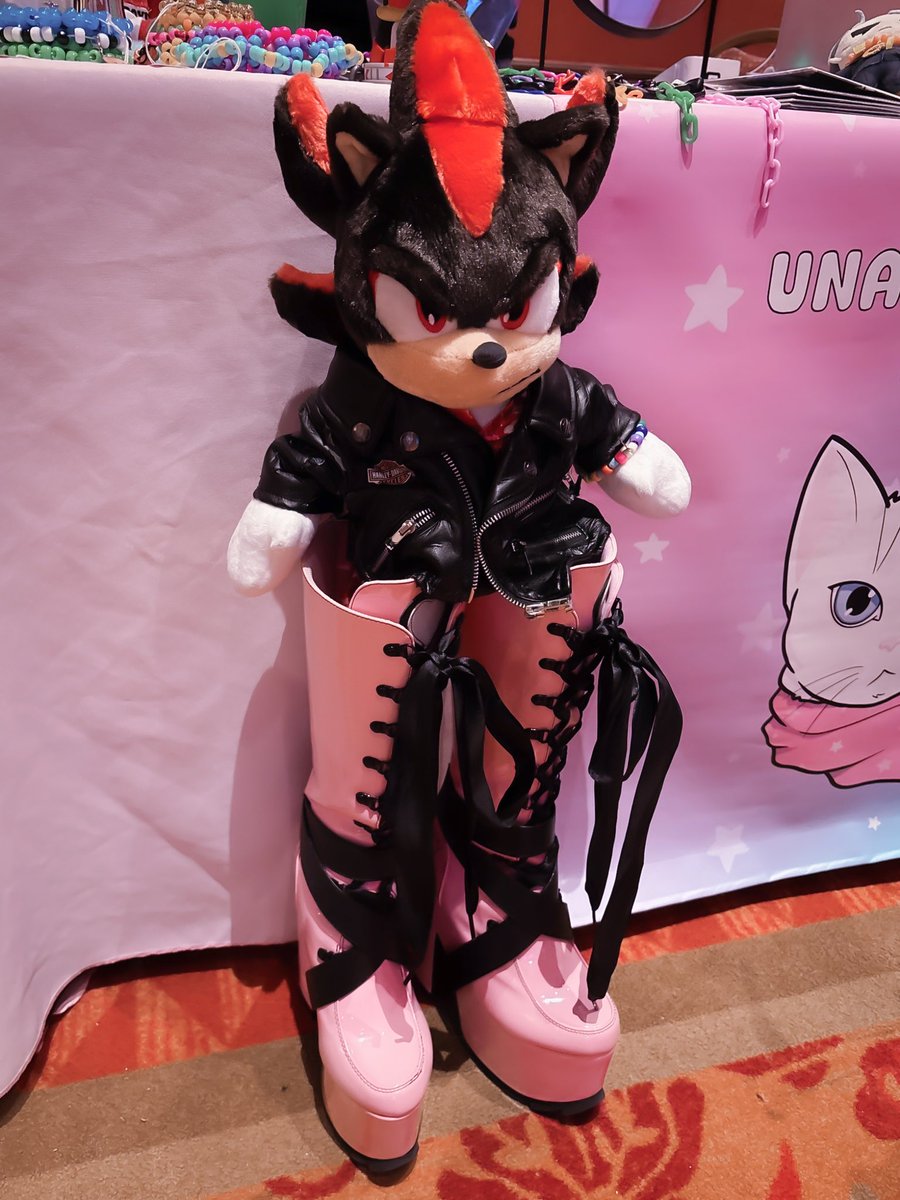 StreetCandyJae's tweet image. Shadow, slay 💕❤️🖤 #ShadowTheHedgehog #draculaura #yru