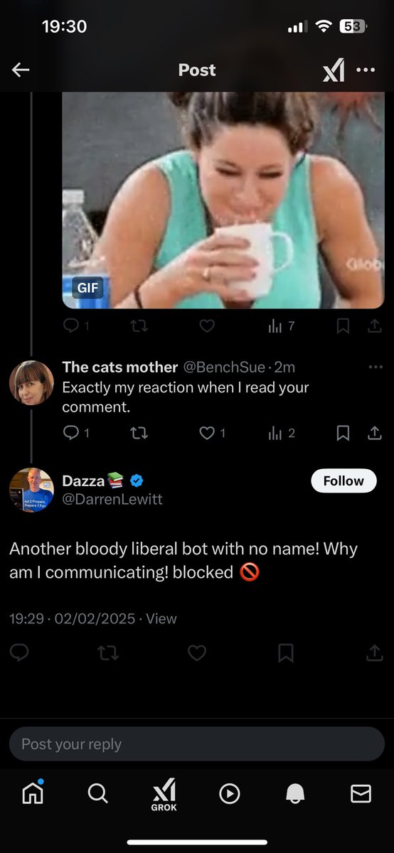 BenchSue's tweet image. Darren isn’t the brightest spark, he’s actually replied to me by name. #halfwit