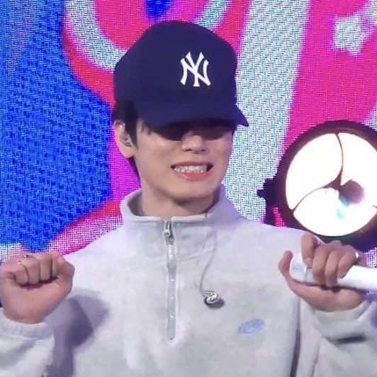 juyomifan's tweet photo. my personal favorite juyeon face that he was making at the fancon https://t.co/G5hs6XO6sv
