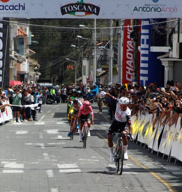 Jhonatan Narváez, otra vez campeón nacional de Ecuador: ciclismointernacional.com/jhonatan-narva…

#ciclismo #CampeonatoNacional2025