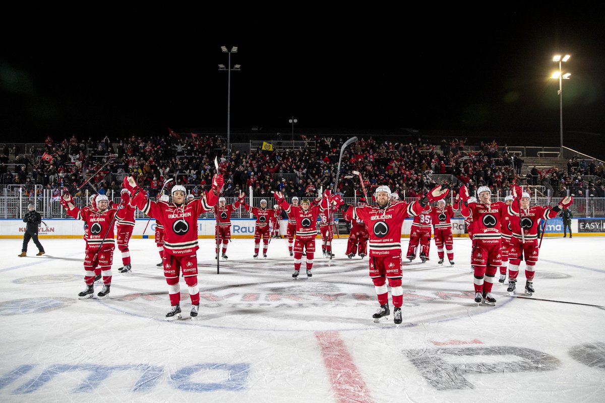 PorinAssat's tweet photo. Talviklassikon punaisten pelipaitojen huutokauppa sulkeutuu tänään illalla!❄️🏒
👉https://t.co/Zebmbci6ZN
#Ässät #Liiga #Talviklassikko https://t.co/aYsxQAfjkK