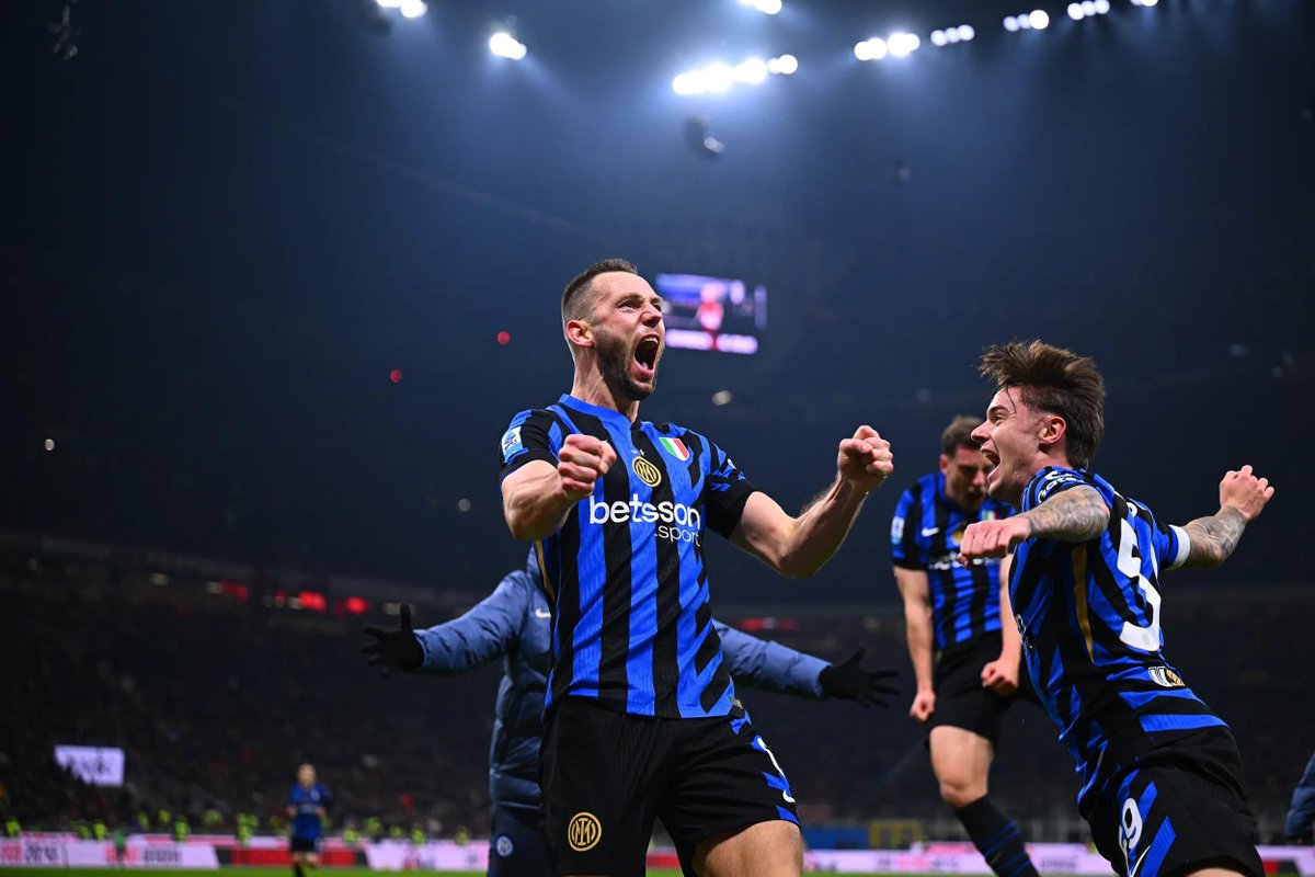 InterClub1908's tweet image. ⚫🔵🐍@SerieA #MilanInter 1-1 l'@Inter la pareggia nel finale con il gol di #DeVrij SEMPRE #FORZAINTER #AMALA #SempreForzaInter #PazzaInter #IMInter #DAZN #InterFans #InterClub1908
Seguite il profilo di riserva @InterClub1908_ 🖤💙