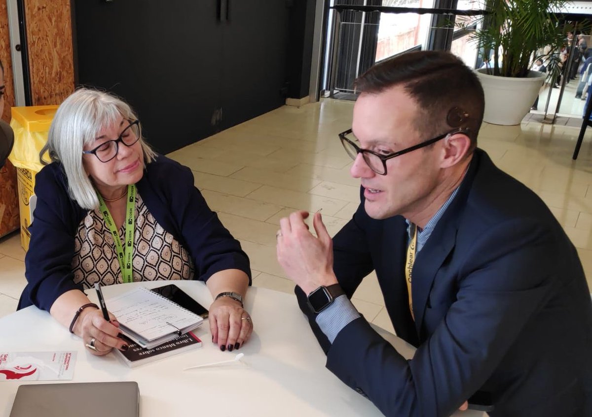 Mucha suerte a <a href="/Robbeenders/">Rob Beenders</a> con su nombramiento en Bélgica como Ministro de Consumo, Temas Sociales e Igualdad de Oportunidades! Un ejemplo para los usuarios de IC: por primera vez habrá un ministro usuario de #implantecoclear <a href="/VlokCi/">VLOK-CI</a> <a href="/ciicanet/">CIICA</a> <a href="/federacionaice/">Federación AICE</a> <a href="/CochlearGlobal/">Cochlear</a>