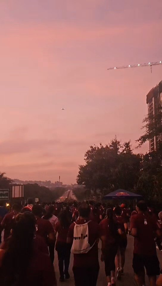 VBcodes's tweet image. Sunday turned SunYay!
Tuffman India 10k run! ✅️
Early morning views at the NICE toll gate, all totally worth it! ✨️
#Tuffman