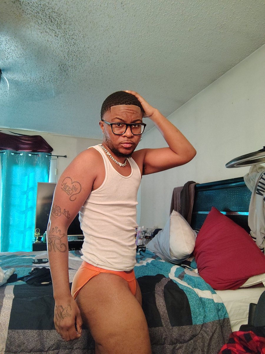 thickndtranz's tweet photo. AINT EVEN THANKSGIVING AND HE WANT SUM YAMS🍠🤪😘🏳️‍⚧️🏳️‍🌈 https://t.co/v1aDc68SVW