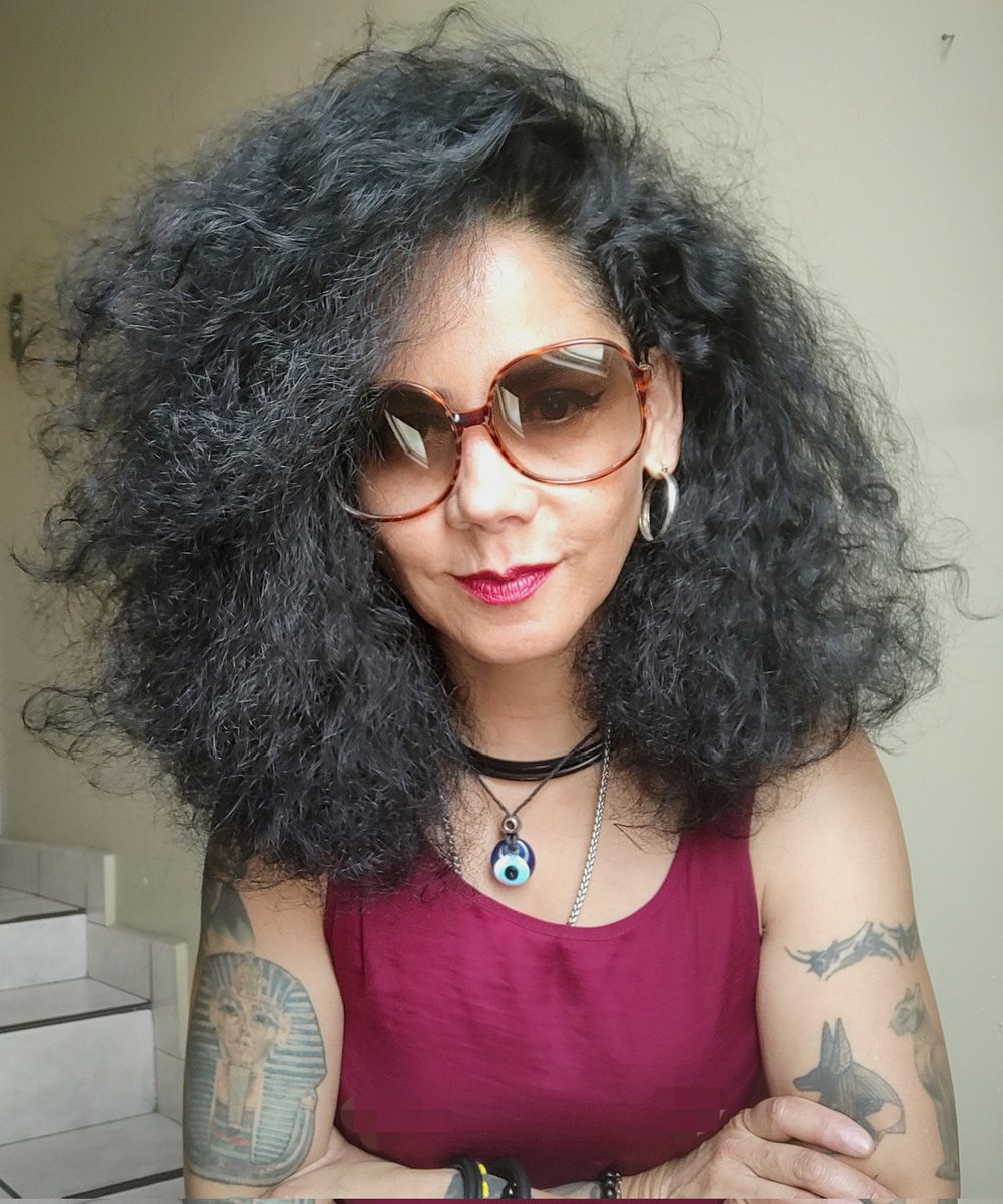 RUTHMILCA's tweet image. cepillado 🪮 antes de bañarme, los rizados👩🏿‍🦱 sufrimos mucho 🥹 #esponjado #curls 🤣 salud❗