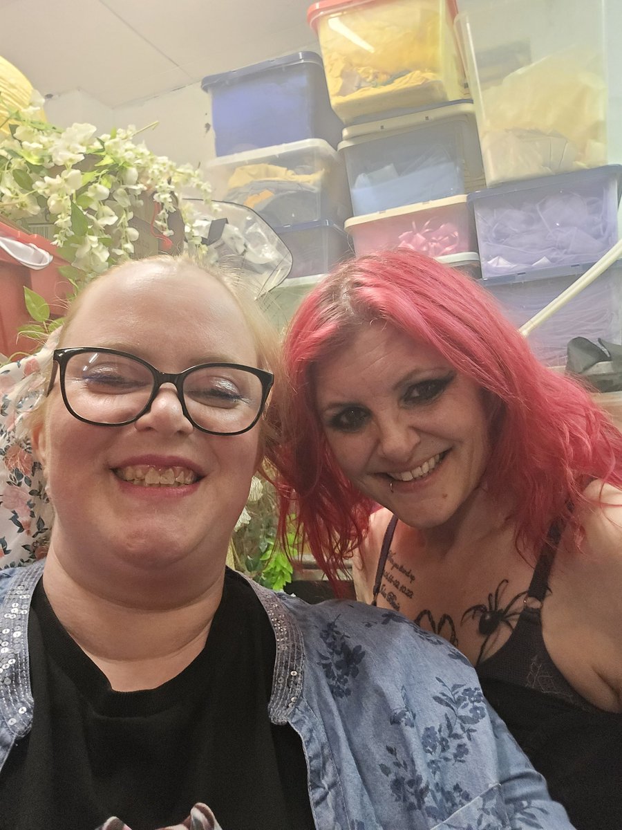 RubyBakerPWA's tweet image. I had the amazing opportunity to work with an absolute legend of the UK scene in Saraya Knight.
Wonderful to watch her teaching the younger roster members a thing or two and being so open and honest to chat with backstage.
Fingers crossed I'm this lucky again in the future 🤞