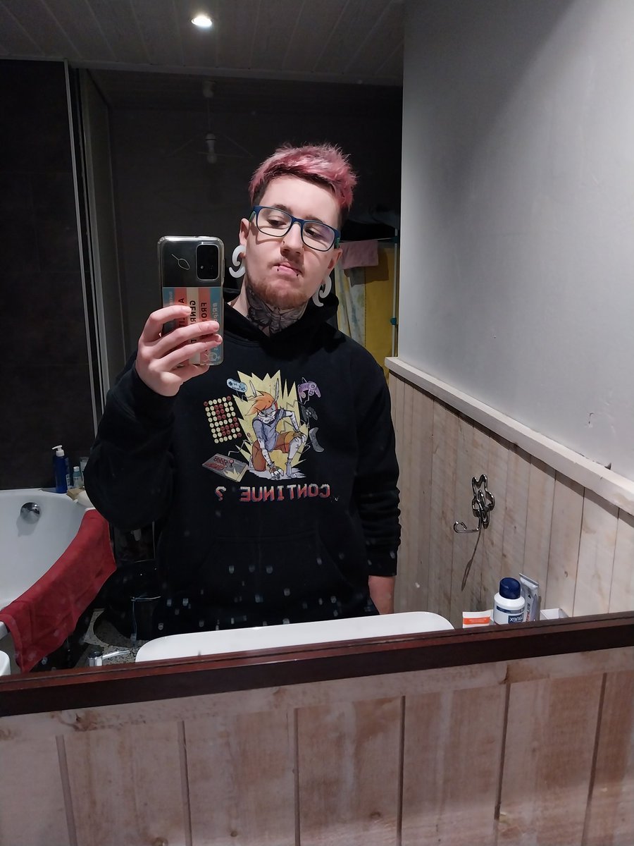 AzledT's tweet image. Toujours vivant.e ~~
#LGBTQIAHelloFebruary