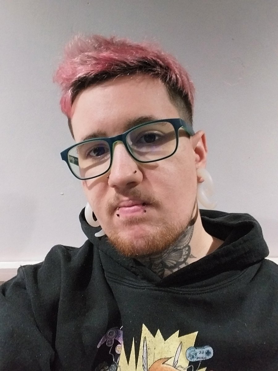 AzledT's tweet image. Toujours vivant.e ~~
#LGBTQIAHelloFebruary