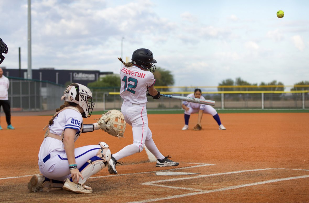 _AdiJ12's tweet photo. Can’t wait to be back on the field for some softball! @SoarAthletes 

Uncommitted | Outfielder | RHH | GPA: 3.9 | West Linn High School | 16u Soar Athletics Premier | Home to First: 2.7 | Home to Home: 11.9 | EV: 69 | https://t.co/N6mPDRTXZ2