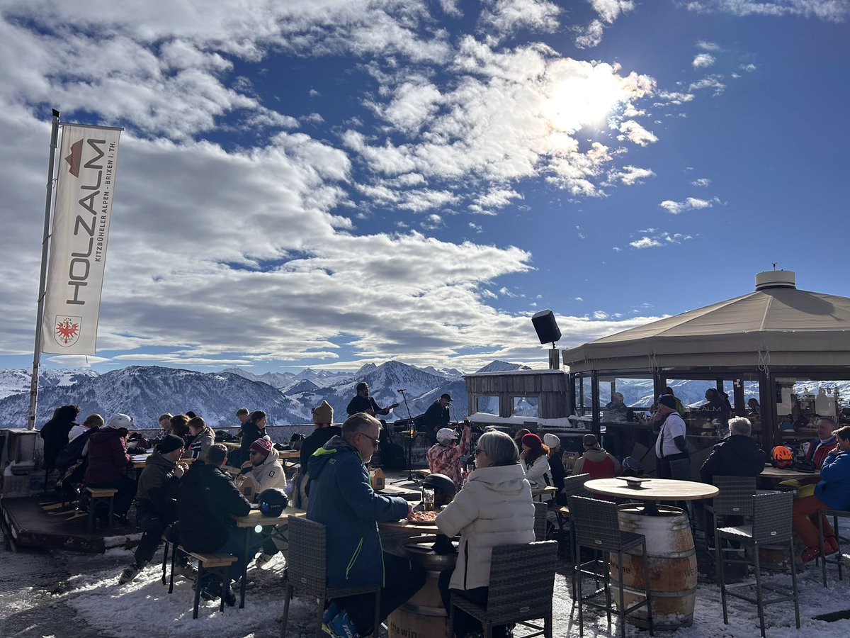 alecynbronydd's tweet photo. Great few days in #soll Austria
Good to back on the skis https://t.co/jV08plT6z6