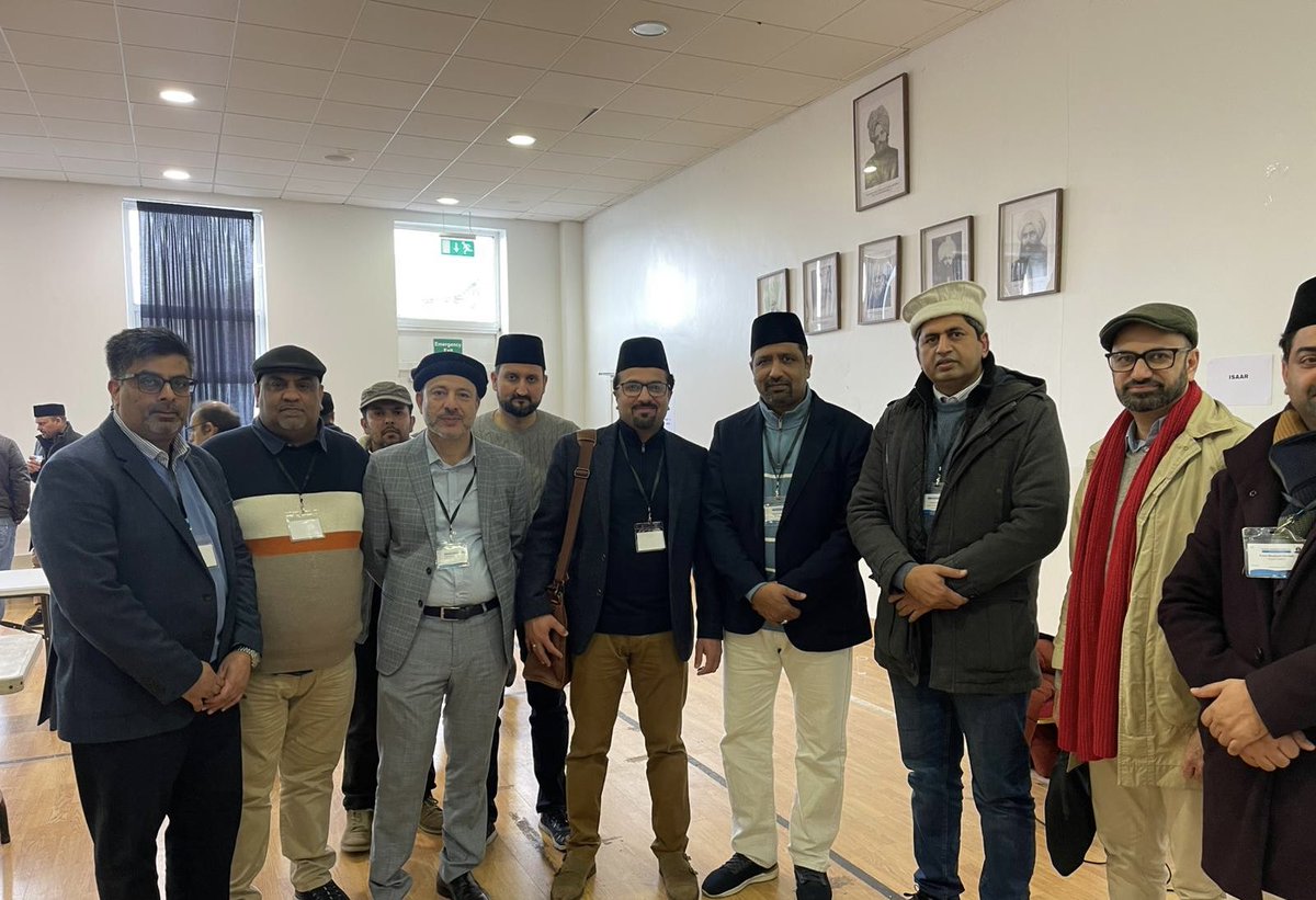 Alhamdulillah , Qiadat Isa’ar had a very good session today with Regional and local office bearers in Manchester. Many members  shared  their experiences and challenges faced during this interactive session with a new zeal to serve our elders and  community. 

<a href="/Ansarullah_UK/">Majlis Ansarullah UK</a>