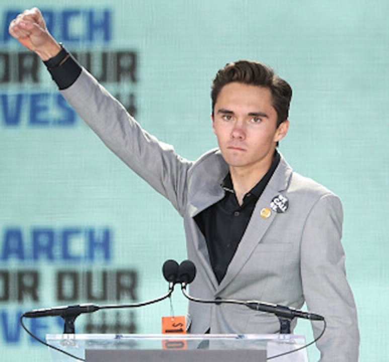 TheGunnerKnight's tweet photo. @Mrgunsngear @davidhogg111 Soy #Nazi https://t.co/shLVBWbQ4b