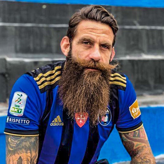 eurofootcom's tweet photo. This Italian striker played around 700 games across Serie A, Serie B and Serie C. Scored 200+ goals too. 

Beard game is also strong... happy birthday, Davide Moscardelli. 😎🇮🇹 https://t.co/CgDmxD1pyr