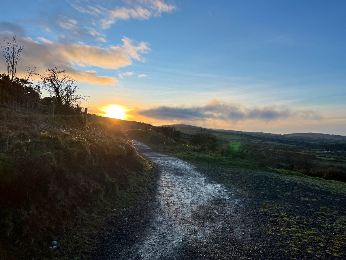 Adrian Boyd (@boyd_ar) on Twitter photo Catching last light over Collinward, Cavehill and Carnmoney hill trails this evening, amazing to see at close quarters both a barn owl and a buzzard on the run. <a href="/WeatherCee/">Cecilia Daly</a> <a href="/barrabest/">Barra Best</a> <a href="/geoff_maskell/">Geoff Maskell</a> <a href="/angie_weather/">angie phillips</a> <a href="/linzilima/">Linzi Lima</a> <a href="/bbcniweather/">BBC NI Weather</a> <a href="/Louise_utv/">Louise Small</a> <a href="/WeatherAisling/">Aisling Creevey</a> <a href="/BelfastHills/">Belfast Hills</a> Catching last light over Collinward, Cavehill and Carnmoney hill trails this evening, amazing to see at close quarters both a barn owl and a buzzard on the run. <a href="/WeatherCee/">Cecilia Daly</a> <a href="/barrabest/">Barra Best</a> <a href="/geoff_maskell/">Geoff Maskell</a> <a href="/angie_weather/">angie phillips</a> <a href="/linzilima/">Linzi Lima</a> <a href="/bbcniweather/">BBC NI Weather</a> <a href="/Louise_utv/">Louise Small</a> <a href="/WeatherAisling/">Aisling Creevey</a> <a href="/BelfastHills/">Belfast Hills</a>