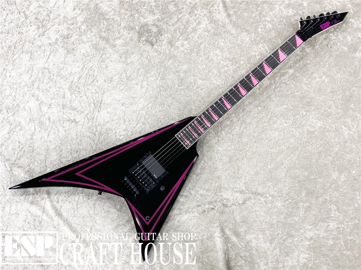 espcrafthouse's tweet image. 【✨入荷情報✨】
ESP「ALEXI PINK SAWTOOTH / Black with Pink Pinstripe」が即納可能‼️

デジマートはこちら💁
digimart.net/cat01/shop22/D…
#ESP渋谷店 #ALEXI