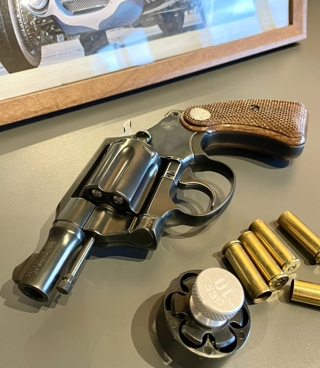 KaoMocha's tweet image. C-tec の弾頭ダミー。店員さんと「やっぱディテクティブは鉛色の方でしょ」で一致。実店舗楽しい😙

#toyguns 
#replicaguns 
#ctec