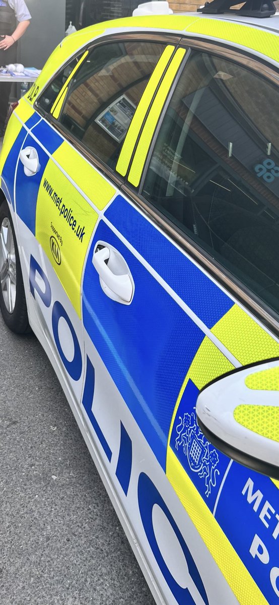 MPSKenley's tweet photo. Dear residents, your local officers are at TOP CAFE on Godstone Road until 11 AM today. If there is anything you would like to discuss with us or if you just wish to have a friendly chat, please come and see us. #kenley #yourlocalMet https://t.co/s48sn0iKg3