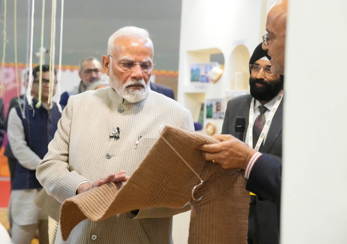 RaviDadaChavan's tweet photo. आदरणीय पंतप्रधान नरेंद्रजी मोदी यांच्या नेतृत्वात देशातील खादी उद्योग गतीने वाटचाल करत आहे. देशातील तरुण पिढीही आता या उद्योगाकडे वळत असून खादी वापराकडे देखील त्यांचा कल वाढत आहे. 

'खादी फॉर नेशन'ची वाटचाल आता 'खादी फॉर फॅशन'कडे यशस्वीरीत्या होत असून देशातील नागरिकही खादीला पसंती देत आहेत. यामुळे केवळ खादीची लोकप्रियता वाढत नसून राष्ट्रप्रेमासह 'राष्ट्र प्रथम'च्या भावनेला वृद्धी मिळत आहे.  

याच भावनेतून दिल्लीतील भारत मंडपम येथे सुरू असलेल्या #BharatTex2025 या जगातील सर्वात मोठ्या #GlobalTexExpo ला आदरणीय पंतप्रधान नरेंद्र मोदीजींनी भेट दिली. याप्रसंगी उपस्थित असणाऱ्या विणकर, डिझायनर आणि उद्योजकांशी मोदीजींनी संवाद साधला. २०३० पर्यंत भारताची वस्त्रनिर्यात तिपटीने वाढवत ९ लाख कोटी रुपयांपर्यंत घेऊन जाण्याचे उद्दिष्ट असल्याचे आदरणीय मोदीजी यावेळी म्हणाले.     

#BharatTex25 #KhadiForFashion #NarendraModi #KhadiRevolutionWithModi

@narendramodi