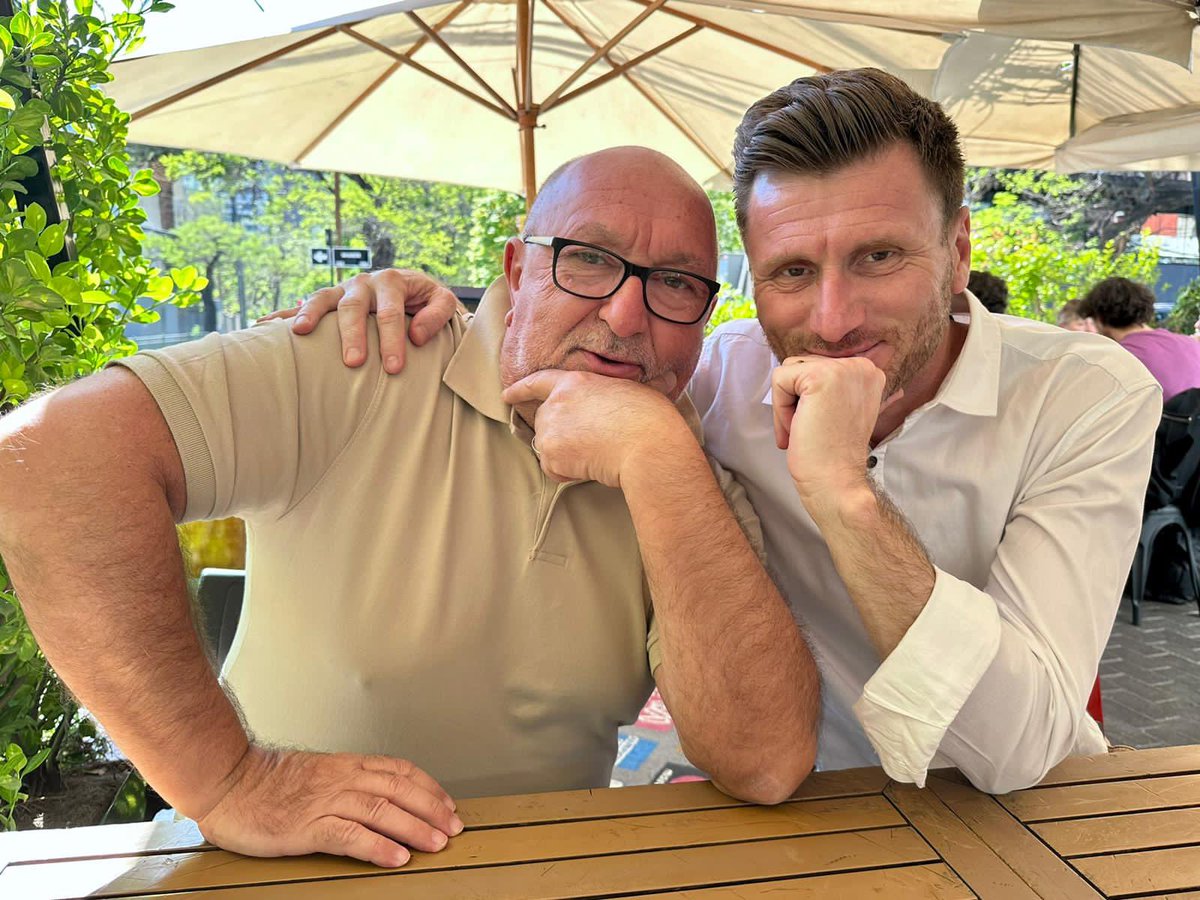 💯 % agree <a href="/ThiagoHotaUro/">Thiago Hota</a> 

 <a href="/LucaMartinel/">luca martinelli</a> is a charming person, many of us have something to thank him .

I am proud to call him my friend ❤️

<a href="/SIU_Italia/">Società Italiana di Urologia</a>  <a href="/Endo_Society/">Endourological Society</a> <a href="/young_endosoc/">Young Endo Society</a> <a href="/CAU_URO/">Confederación Americana de Urología (CAU)</a> <a href="/ResidentesCAU/">Oficina Residentes CAU</a> <a href="/AmerUrological/">Amer. Urol. Assn.</a> <a href="/Uroweb/">European Association of Urology (EAU)</a> <a href="/UrowebESU/">European School of Urology (EAU ESU)</a> <a href="/eau_yuo/">EAU Young Urologists</a> <a href="/SIU_urology/">SIU-Urology</a> <a href="/siupurol/">siupurol</a>