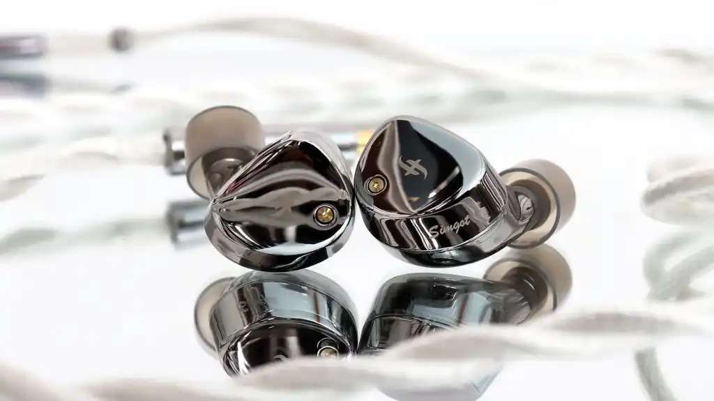 Sound Reimagined.
📸: Ceeluh7