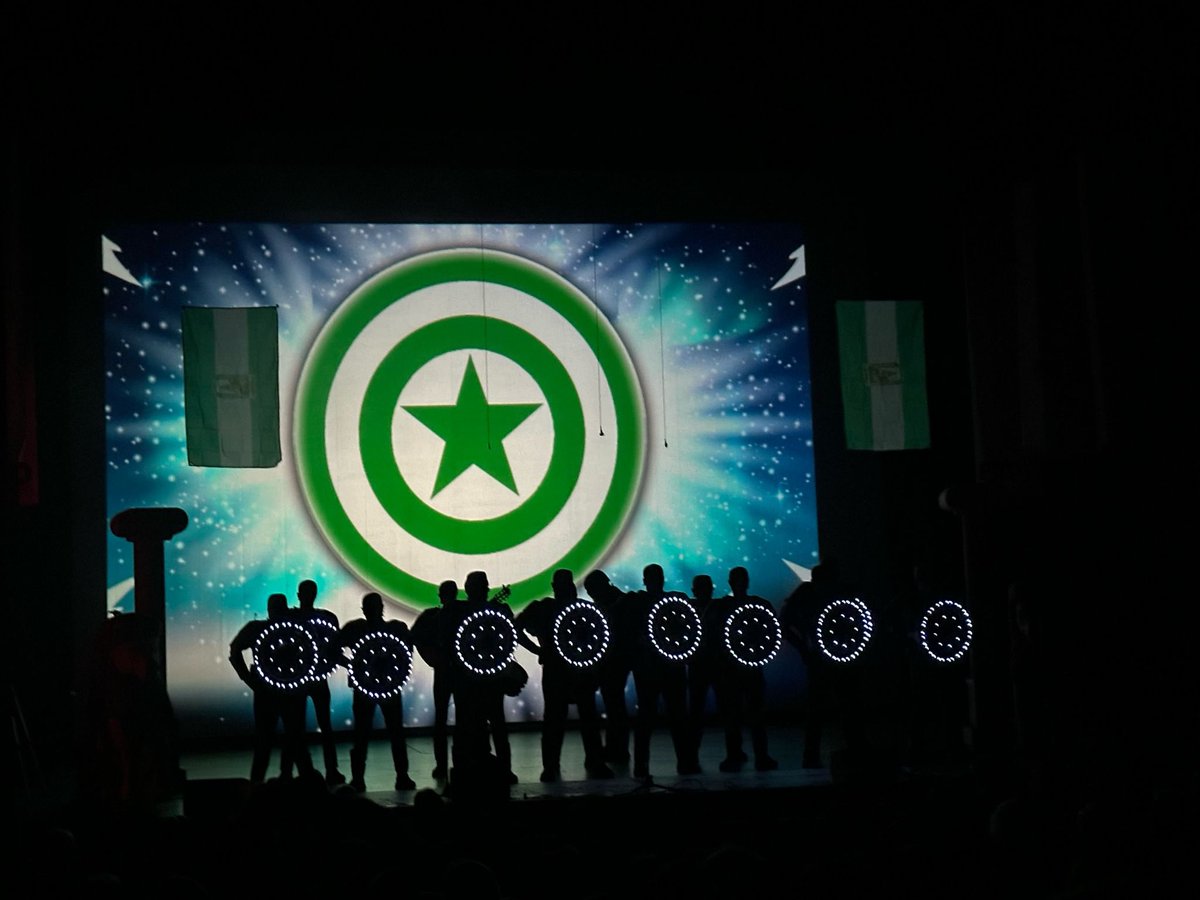 obepadul's tweet image. @AytoPadul  Granada y El padul x bandera. Com mi chirogota Capitan Andalucia en semifinales del carnaval de Cordoba