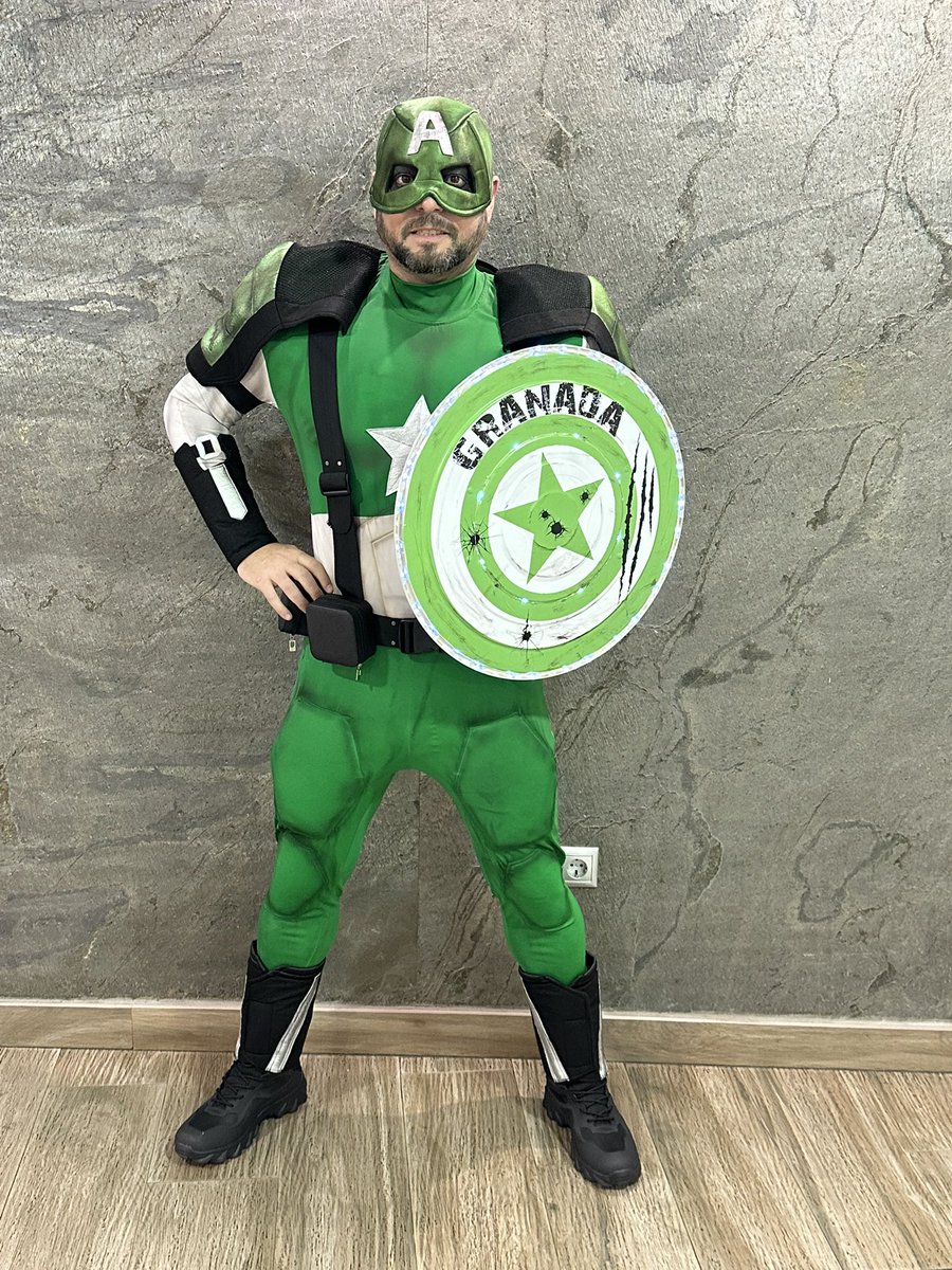 obepadul's tweet image. @AytoPadul  Granada y El padul x bandera. Com mi chirogota Capitan Andalucia en semifinales del carnaval de Cordoba