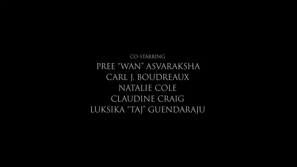 คลอดีนเล่นเป็นสาวเสริ์ฟนี่เองเห็นไกลๆ ตอน end credit มีชื่อน้องตัวใหญ่อยู่นะ รอดูว่าจะมีซีนหรือบทพูดอีกมั้ย

#TheWhiteLotusSeason3